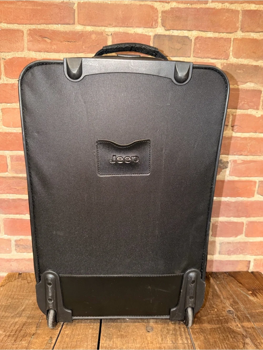 Jeep Black Upright Rolling Suitcase with Telescoping Handle